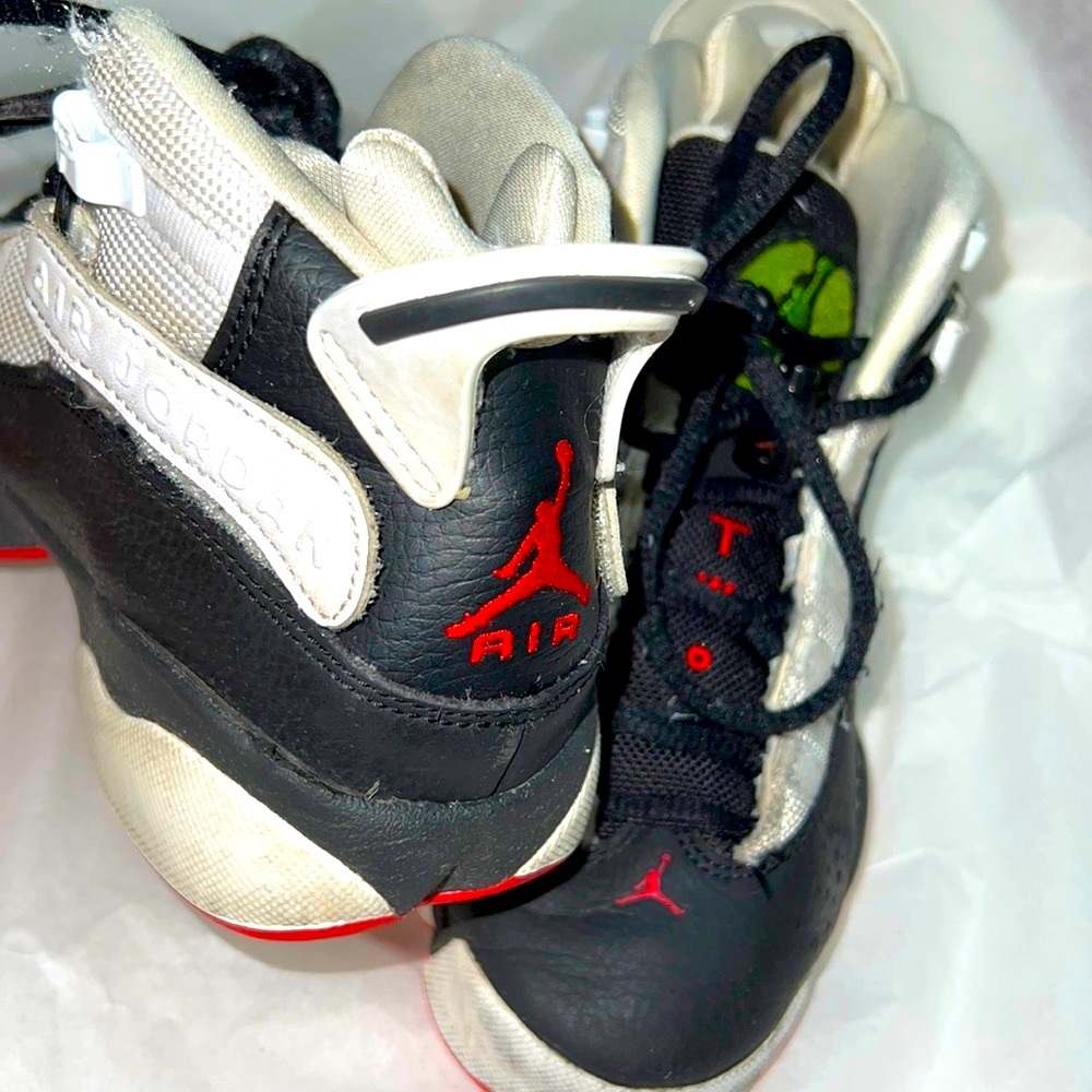 Clear Out 🎈🎈Nike Jordan’s 6 rings | Boys